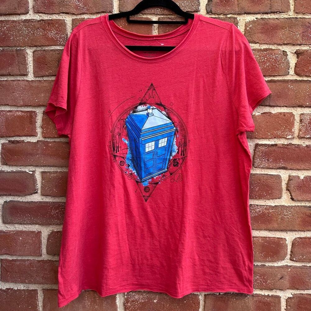 Torrid Doctor Who TARDIS Graphic Tee Red BBC Her Universe 1X NWOT